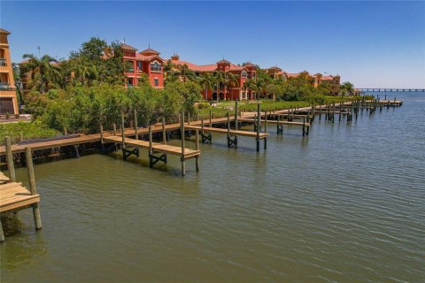 Copropriété à vendre à Clearwater, Floride: 2 chambres, 134.99 m2 № 1642847 - photo 1