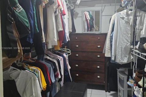 Купить кондоминиум в Майами, Флорида 2 спальни, 102.1м2, № 2035388 - фото 22