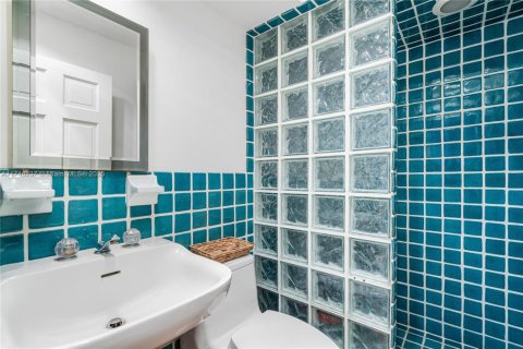 Купить виллу или дом в Майами-Бич, Флорида 4 спальни, 276.57м2, № 1715610 - фото 27