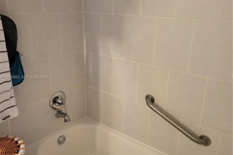 Condo in Sunny Isles Beach, Florida, 3 bedrooms  № 2173036 - photo 18