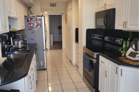 Condo in Sunny Isles Beach, Florida, 3 bedrooms  № 2173036 - photo 10