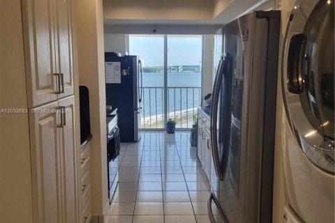 Condo in Sunny Isles Beach, Florida, 3 bedrooms  № 2173036 - photo 12