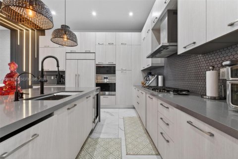 Villa ou maison à vendre à Doral, Floride: 4 chambres, 371.14 m2 № 2040434 - photo 14