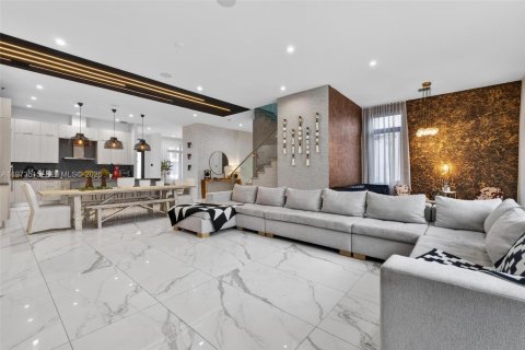 Villa ou maison à vendre à Doral, Floride: 4 chambres, 371.14 m2 № 2040434 - photo 28