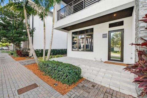Villa ou maison à vendre à Doral, Floride: 4 chambres, 371.14 m2 № 2040434 - photo 4
