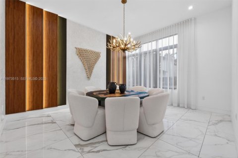 Villa ou maison à vendre à Doral, Floride: 4 chambres, 371.14 m2 № 2040434 - photo 7