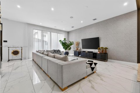 Villa ou maison à vendre à Doral, Floride: 4 chambres, 371.14 m2 № 2040434 - photo 24