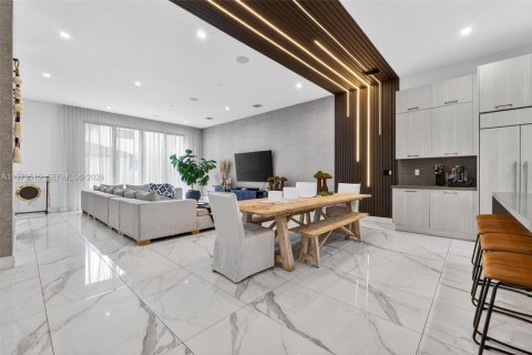 Villa ou maison à vendre à Doral, Floride: 4 chambres, 371.14 m2 № 2040434 - photo 22