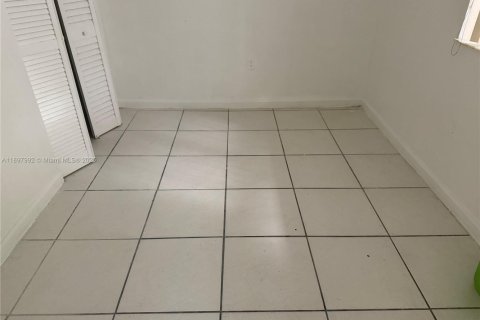 Copropriété à louer à Miami, Floride: 2 chambres, 83.24 m2 № 1949697 - photo 10