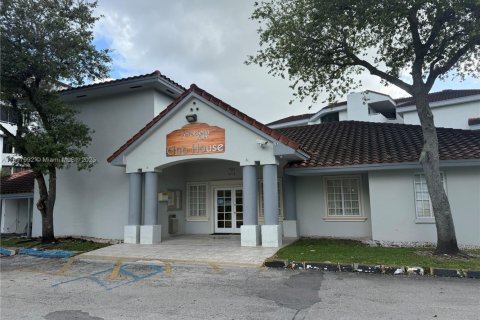 Copropriété à louer à Miami, Floride: 2 chambres, 83.24 m2 № 1949697 - photo 3