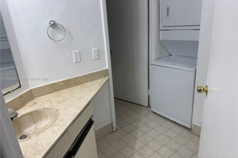Copropriété à louer à Miami, Floride: 2 chambres, 83.24 m2 № 1949697 - photo 5