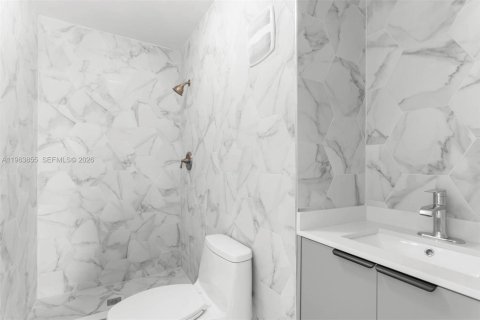 Touwnhouse à louer à North Miami Beach, Floride: 2 chambres, 145.86 m2 № 2025499 - photo 14