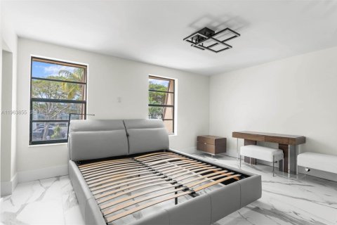 Touwnhouse à louer à North Miami Beach, Floride: 2 chambres, 145.86 m2 № 2025499 - photo 12