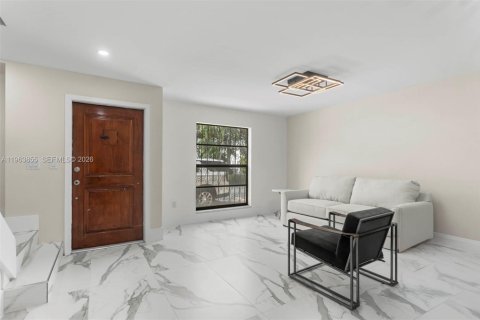 Touwnhouse à louer à North Miami Beach, Floride: 2 chambres, 145.86 m2 № 2025499 - photo 2