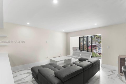 Touwnhouse à louer à North Miami Beach, Floride: 2 chambres, 145.86 m2 № 2025499 - photo 7