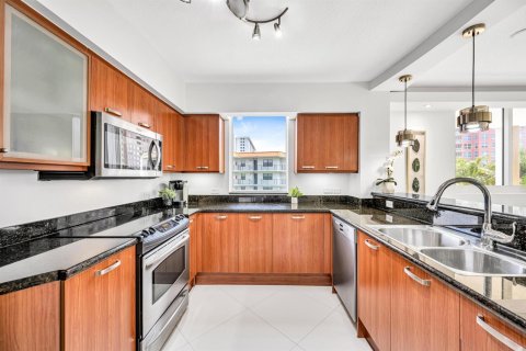 Condominio en venta en Fort Lauderdale, Florida, 3 dormitorios, 128.39 m2 № 2192220 - foto 16