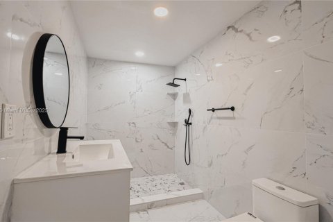 Купить виллу или дом в Хомстед, Флорида 3 спальни, 119.57м2, № 1712394 - фото 22