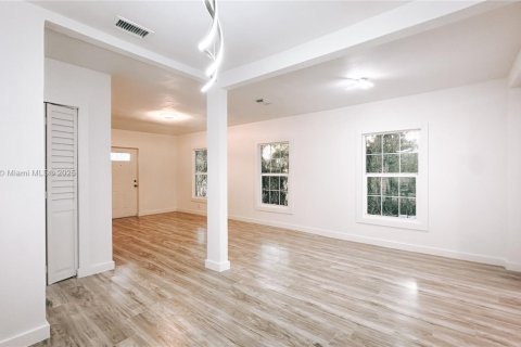 Купить виллу или дом в Хомстед, Флорида 3 спальни, 119.57м2, № 1712394 - фото 14