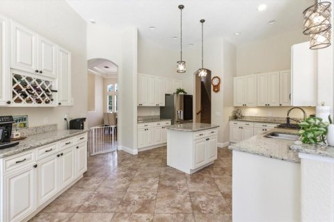 Casa en venta en Orlando, Florida, 5 dormitorios, 400.41 m2 № 2210616 - foto 21