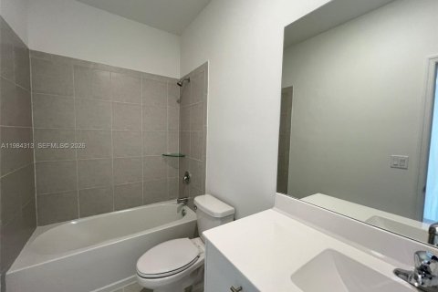 Villa ou maison à louer à Miami, Floride: 3 chambres, 154.96 m2 № 2056759 - photo 11