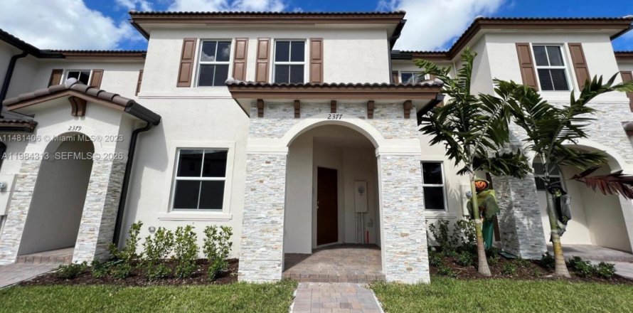 Villa ou maison à Miami, Floride 3 chambres, 154.96 m2 № 2056759