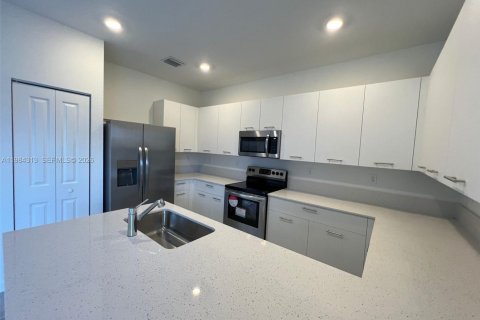 Villa ou maison à louer à Miami, Floride: 3 chambres, 154.96 m2 № 2056759 - photo 5