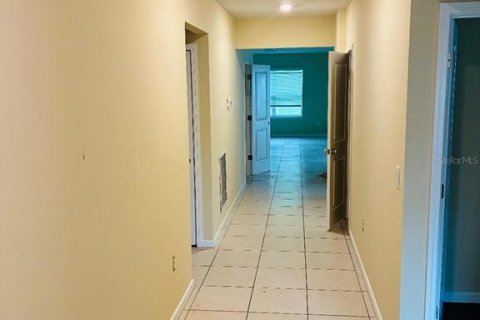 Villa ou maison à louer à Lakeland, Floride: 4 chambres, 166.57 m2 № 2411561 - photo 4