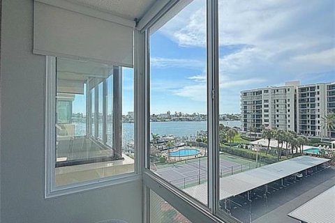 Copropriété à louer à Clearwater, Floride: 2 chambres, 125.42 m2 № 2408195 - photo 13