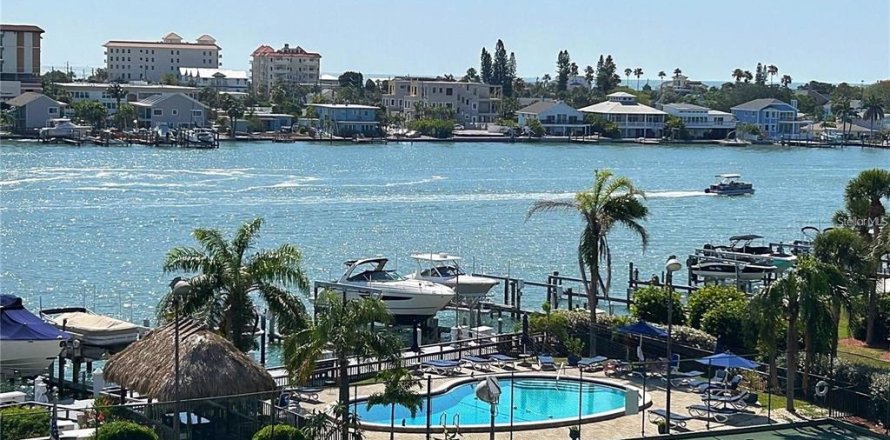 Condo à Clearwater, Floride, 2 chambres  № 2408195