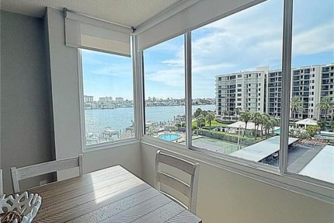 Copropriété à louer à Clearwater, Floride: 2 chambres, 125.42 m2 № 2408195 - photo 3