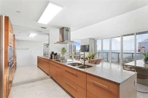 Copropriété à louer à Miami, Floride: 3 chambres, 173.73 m2 № 1999031 - photo 10