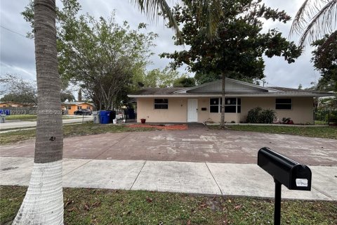 Villa ou maison à vendre à Pompano Beach, Floride: 3 chambres, 134.34 m2 № 1976929 - photo 1