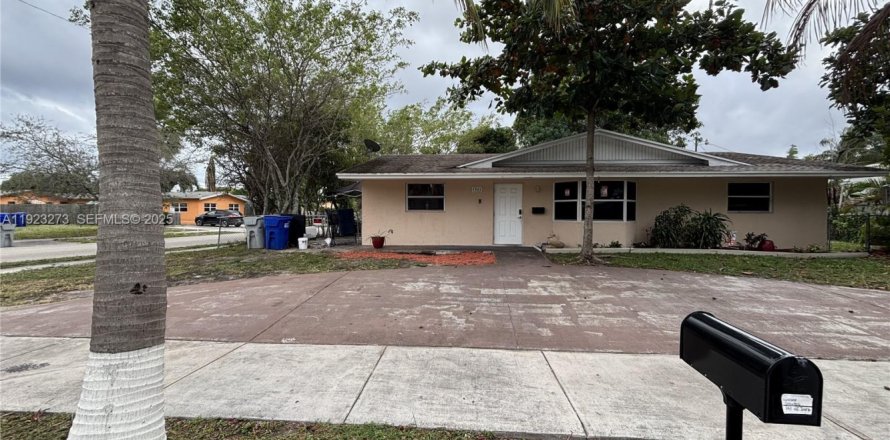 Villa ou maison à Pompano Beach, Floride 3 chambres, 134.34 m2 № 1976929