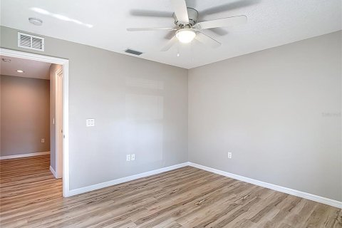House in Weeki Wachee, Florida 3 bedrooms, 166.11 sq.m. № 1680345 - photo 28