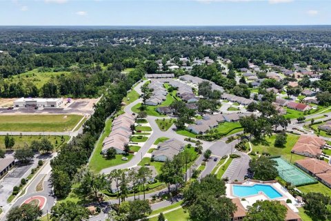 House in Ocala, Florida 2 bedrooms, 105.35 sq.m. № 2198474 - photo 2