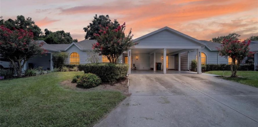 House in Ocala, Florida 2 bedrooms, 105.35 sq.m. № 2198474