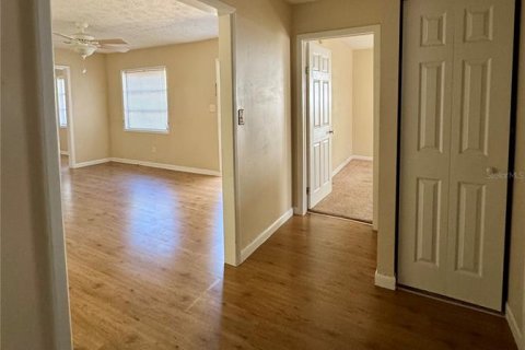 House in Brooksville, Florida 2 bedrooms, 94.2 sq.m. № 2391345 - photo 8
