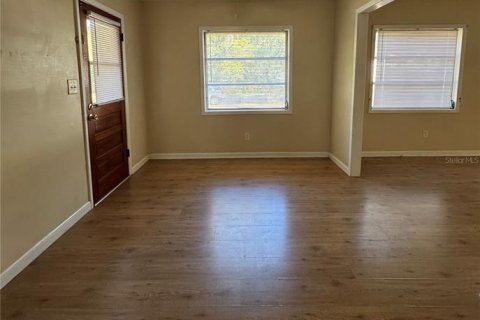 House in Brooksville, Florida 2 bedrooms, 94.2 sq.m. № 2391345 - photo 2