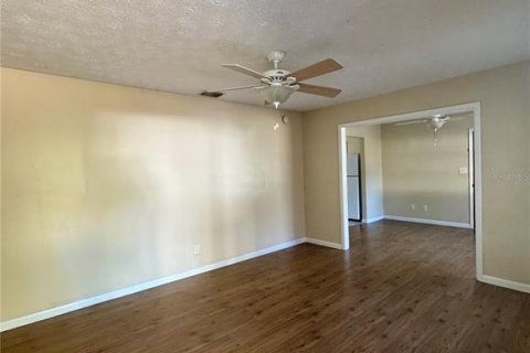 House in Brooksville, Florida 2 bedrooms, 94.2 sq.m. № 2391345