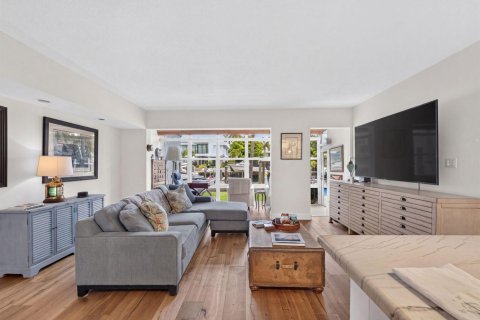 Condo in Fort Lauderdale, Florida, 1 bedroom № 2252205 - photo 6