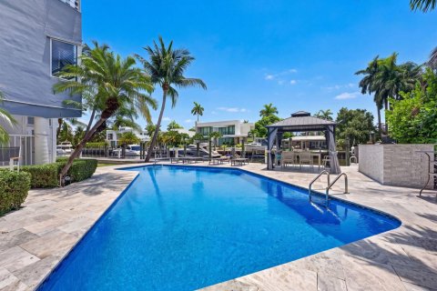 Condo in Fort Lauderdale, Florida, 1 bedroom № 2252205 - photo 2