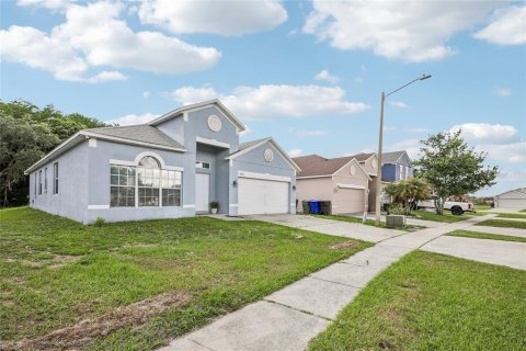 Villa ou maison à vendre à Kissimmee, Floride: 4 chambres, 183.2 m2 № 2222649 - photo 5