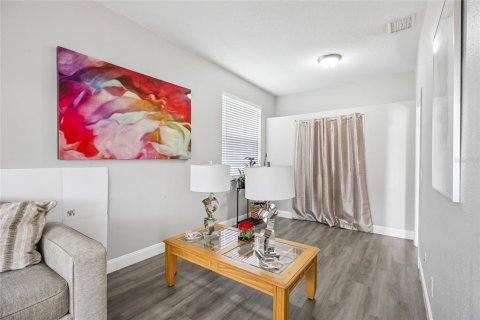 Villa ou maison à vendre à Kissimmee, Floride: 4 chambres, 183.2 m2 № 2222649 - photo 11