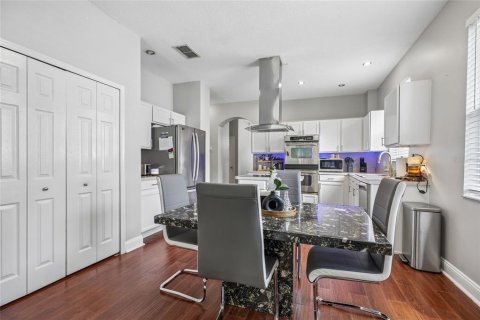 Villa ou maison à vendre à Kissimmee, Floride: 4 chambres, 183.2 m2 № 2222649 - photo 18