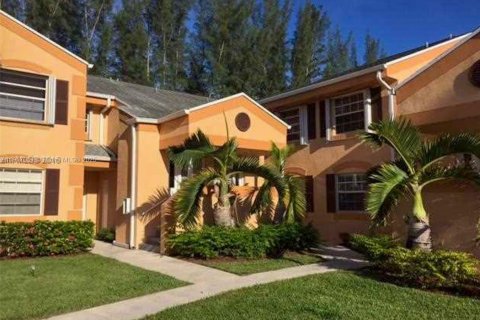 Condo in Homestead, Florida, 2 bedrooms  № 1972398 - photo 1
