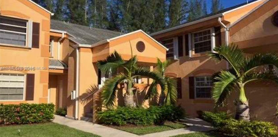 Condo in Homestead, Florida, 2 bedrooms  № 1972398