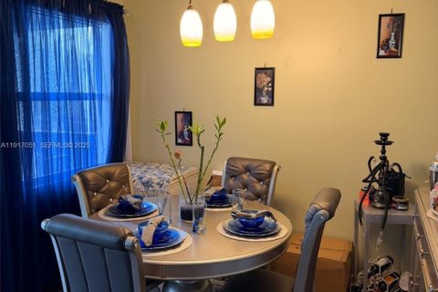 Condo in Homestead, Florida, 2 bedrooms  № 1972398 - photo 12