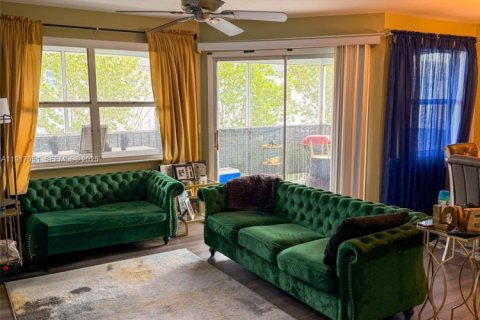 Condo in Homestead, Florida, 2 bedrooms  № 1972398 - photo 9