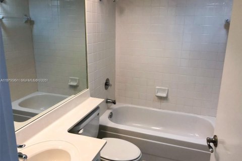 Condo in Homestead, Florida, 2 bedrooms  № 1972398 - photo 13