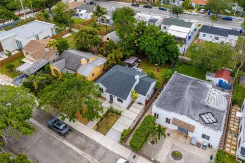 House in Miami, Florida 3 bedrooms, 104.79 sq.m. № 1678898 - photo 4